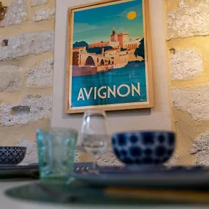 https://a-lombre-des-papes.fr-provencehotel.com